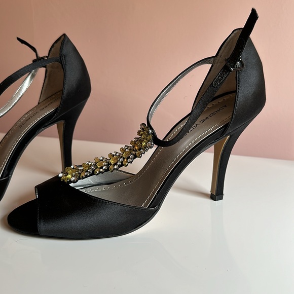 Black open heels - Picture 7 of 9